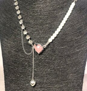 Collar , perlas , colgante corazón rosa  de cristal - Image 4