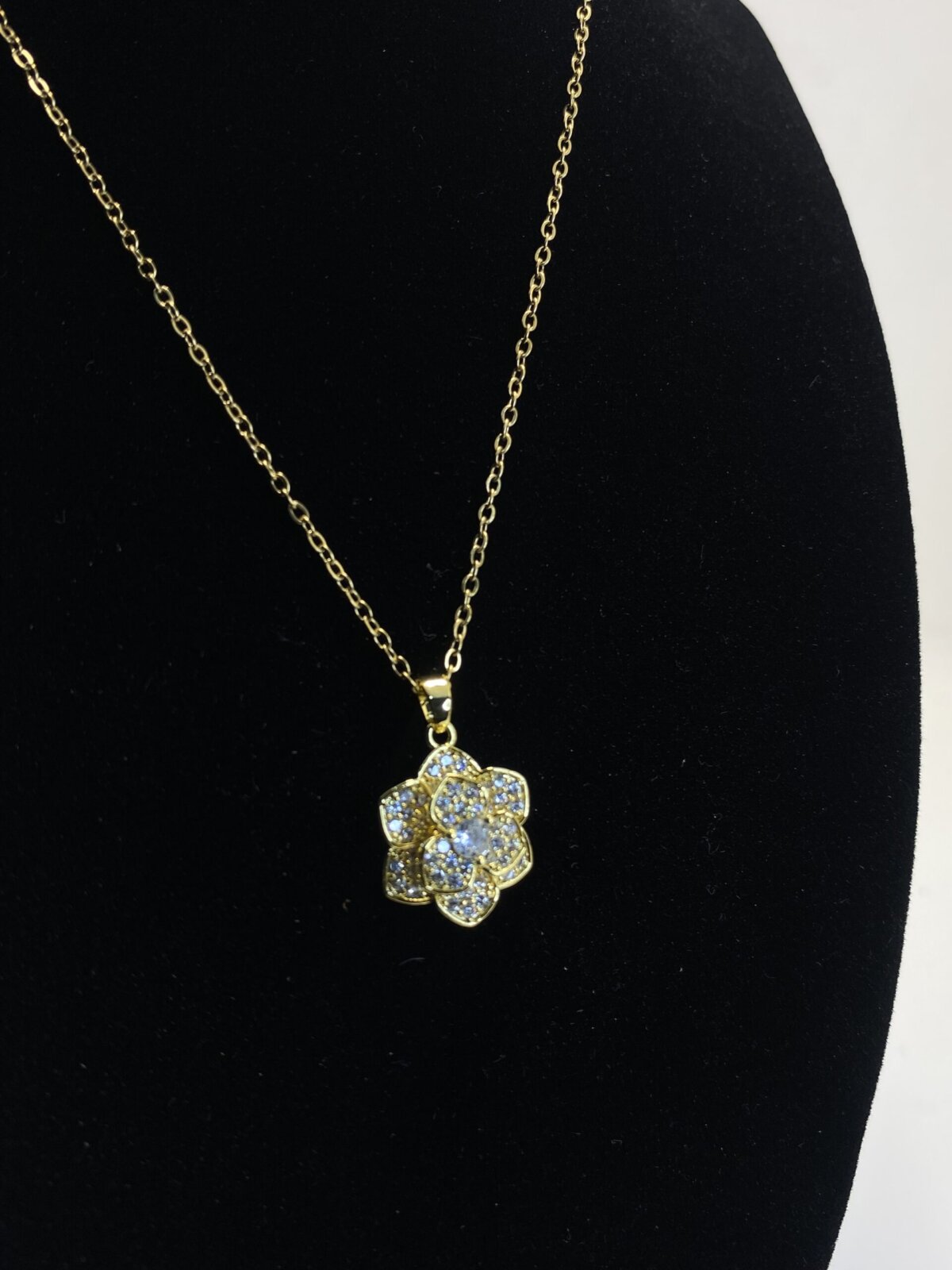 Collar de trébol de tres hojas - Image 2